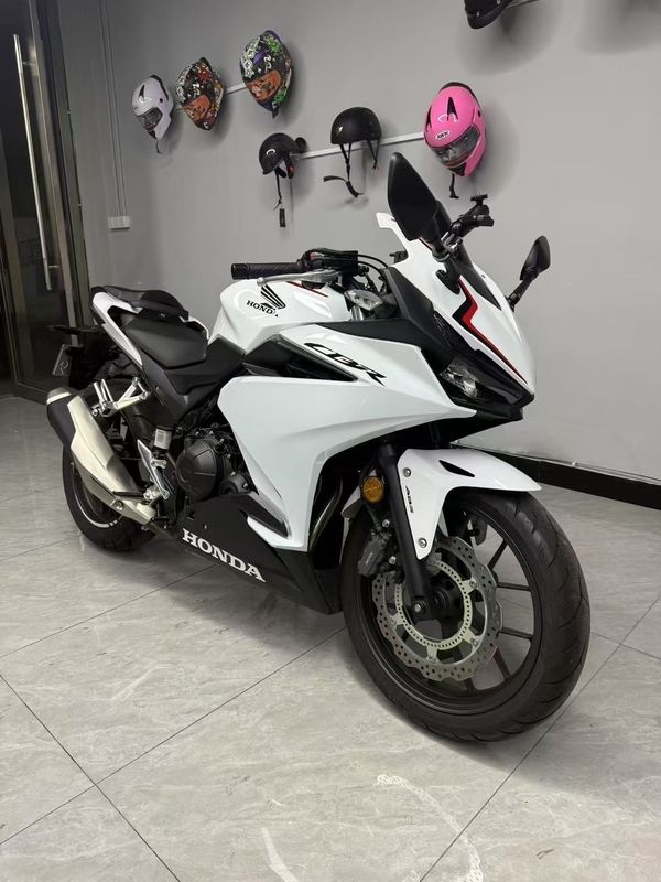 二手本田CBR400R