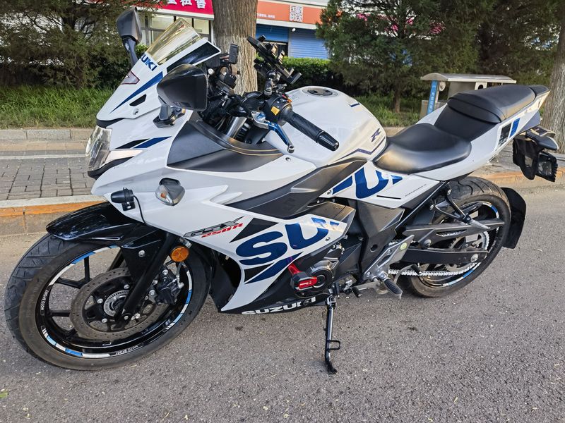 二手豪爵铃木GSX250R