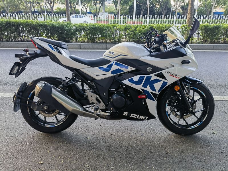 二手豪爵铃木GSX250R