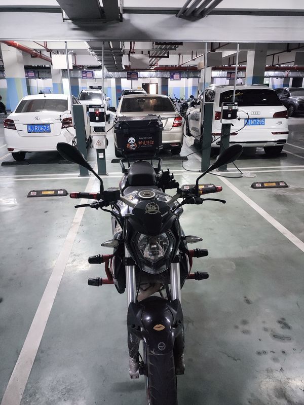 二手贝纳利红宝龙 TNT150i