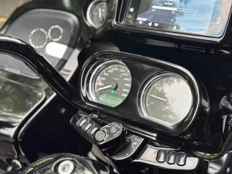 二手哈雷戴维森公路滑翔 Road Glide
