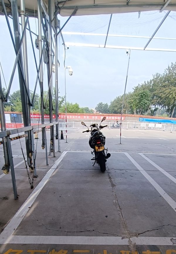 二手贝纳利金鹏 TRK251