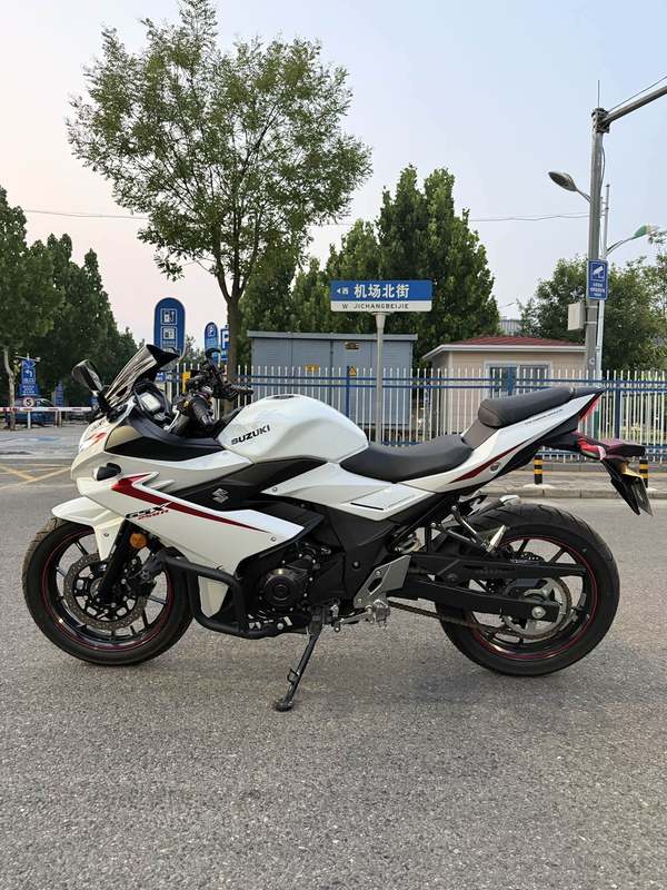 二手豪爵铃木GSX250R