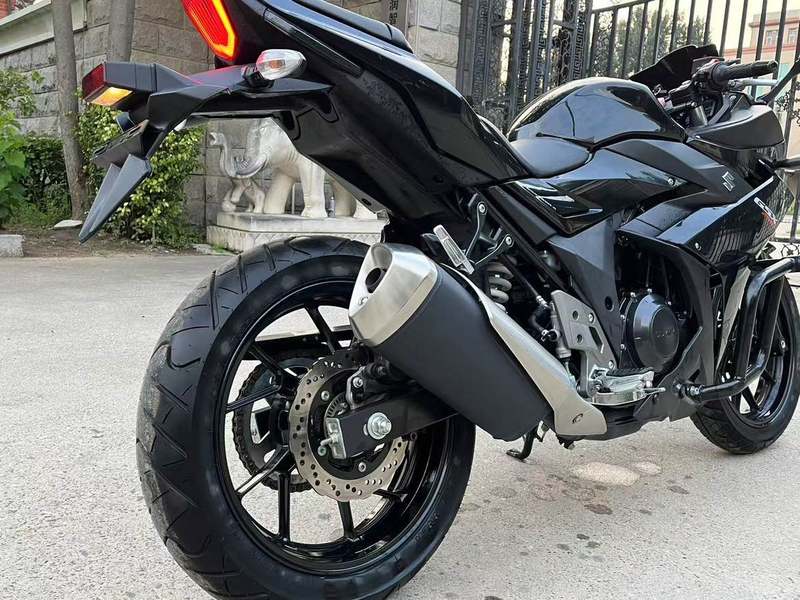 二手豪爵铃木GSX250R