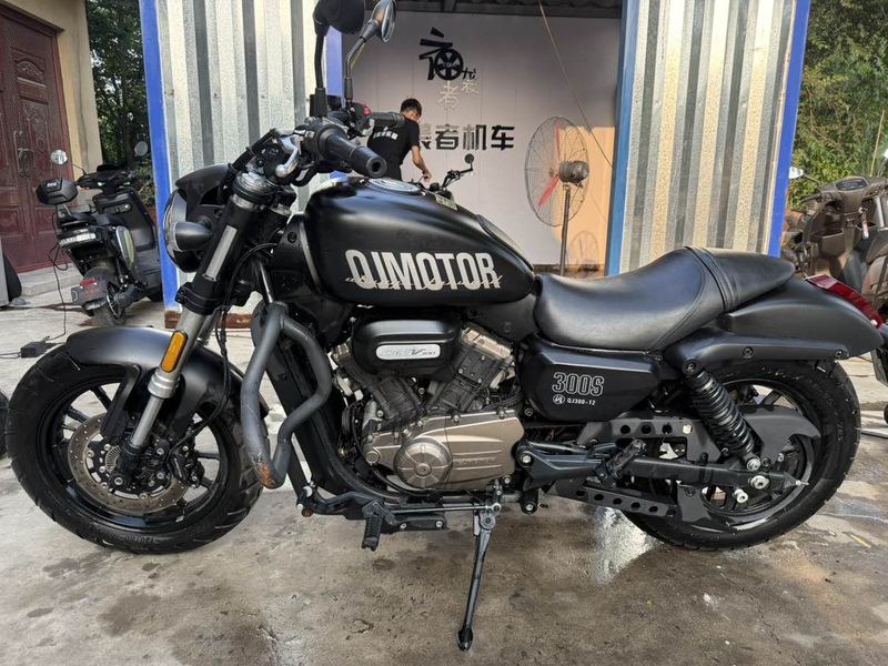 二手QJMOTOR闪300