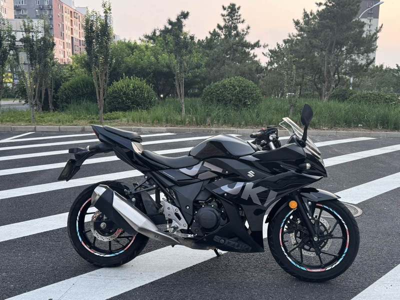 二手豪爵铃木GSX250R