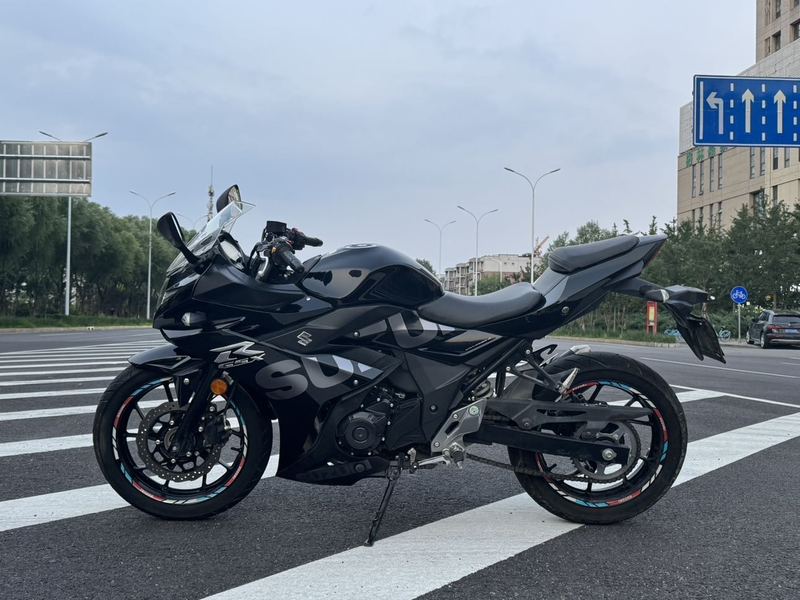 二手豪爵铃木GSX250R