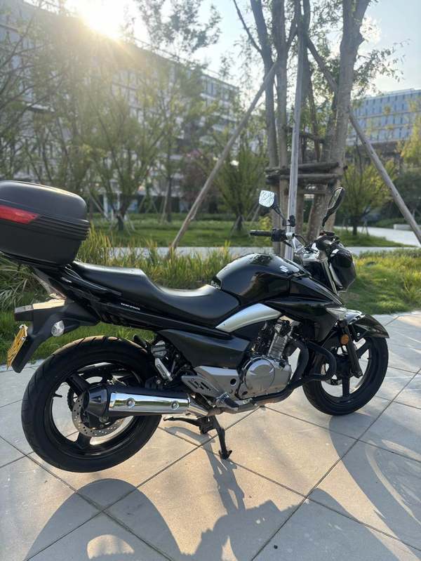 二手豪爵铃木骊驰 GW250
