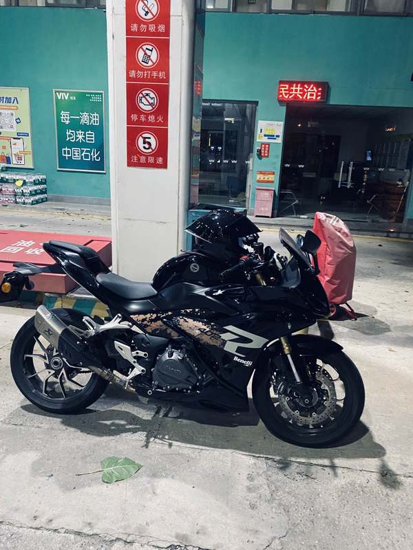 二手贝纳利龙卷风 Tornado 402R