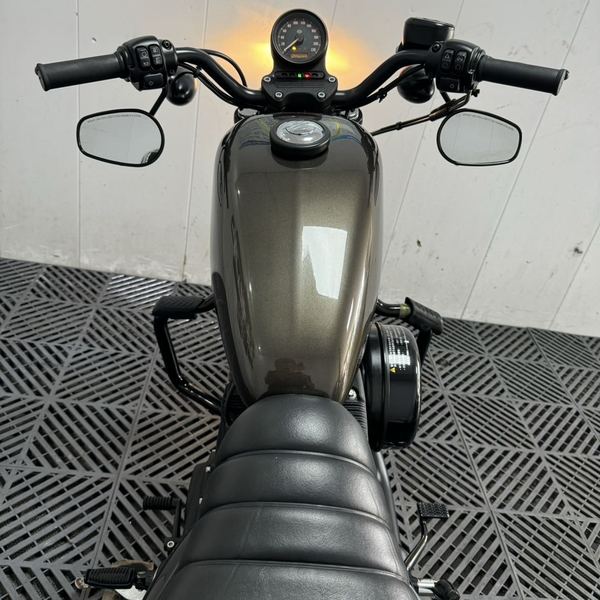 二手哈雷戴维森Iron883 硬汉