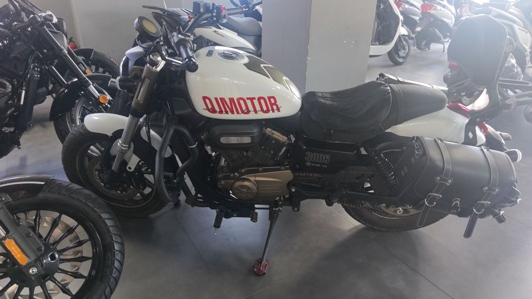 二手QJMOTOR闪300