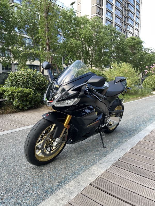 二手阿普利亚RSV4