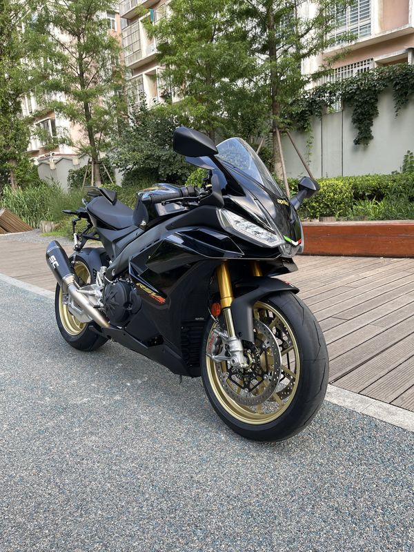二手阿普利亚RSV4