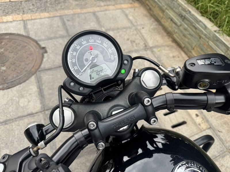 二手凯旋Bonneville Bobber