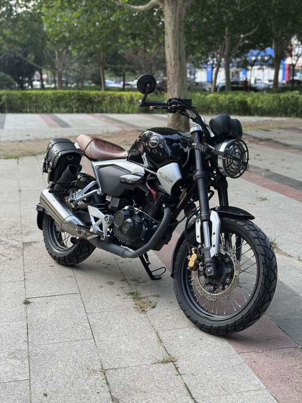 二手五羊本田鸷道 CB190SS
