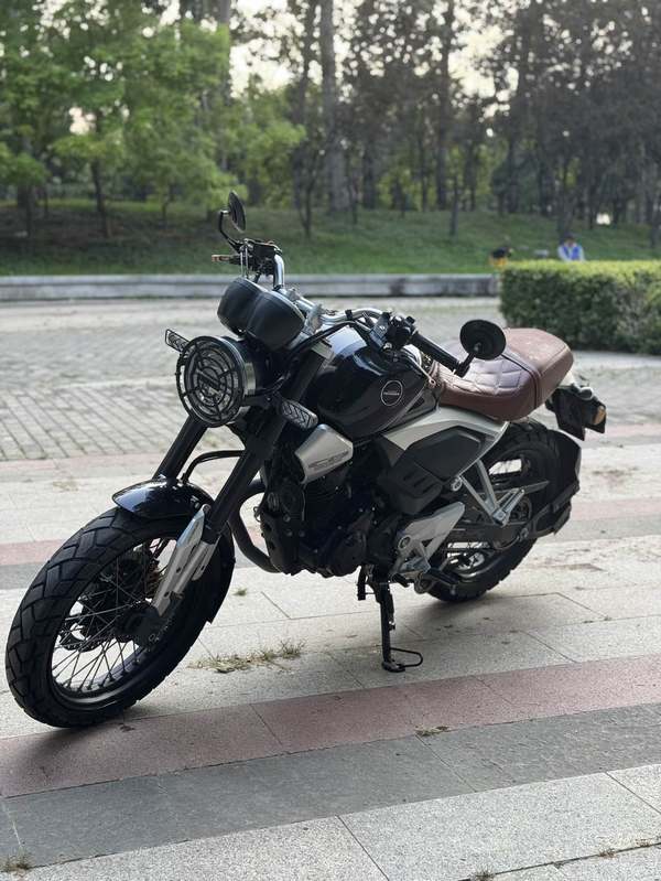 二手五羊本田鸷道 CB190SS