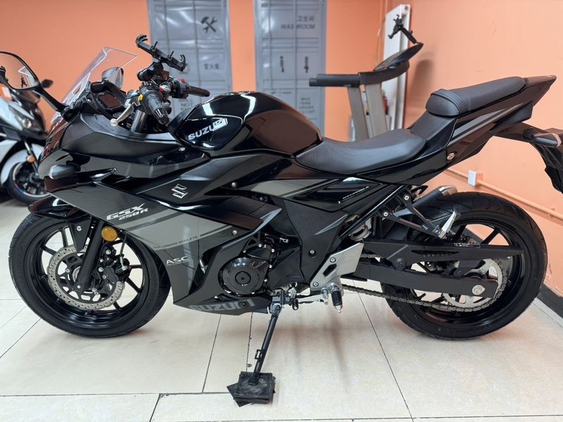 二手豪爵铃木GSX250R