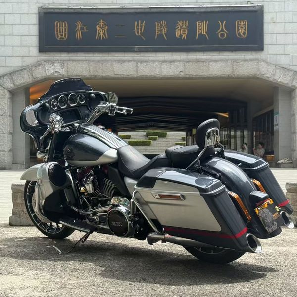 二手哈雷戴维森大道滑翔 Street Glide