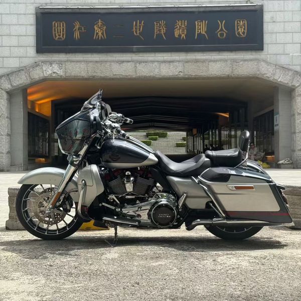 二手哈雷戴维森大道滑翔 Street Glide