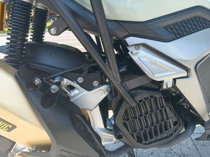 二手布雷斯通极宙 ADV150