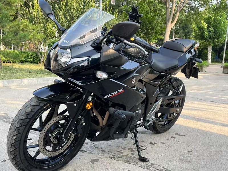 二手豪爵铃木GSX250R