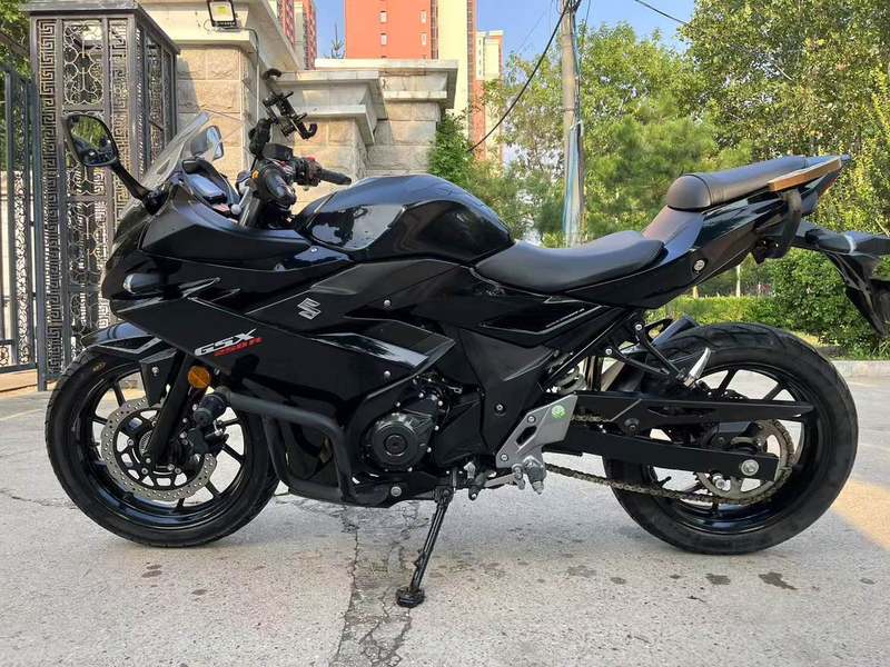 二手豪爵铃木GSX250R