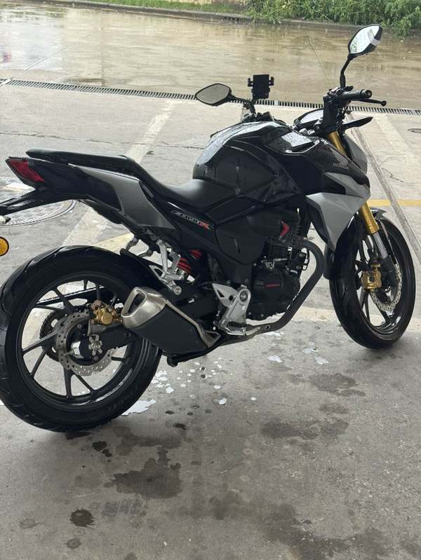 二手五羊本田CB190R 暴锋眼
