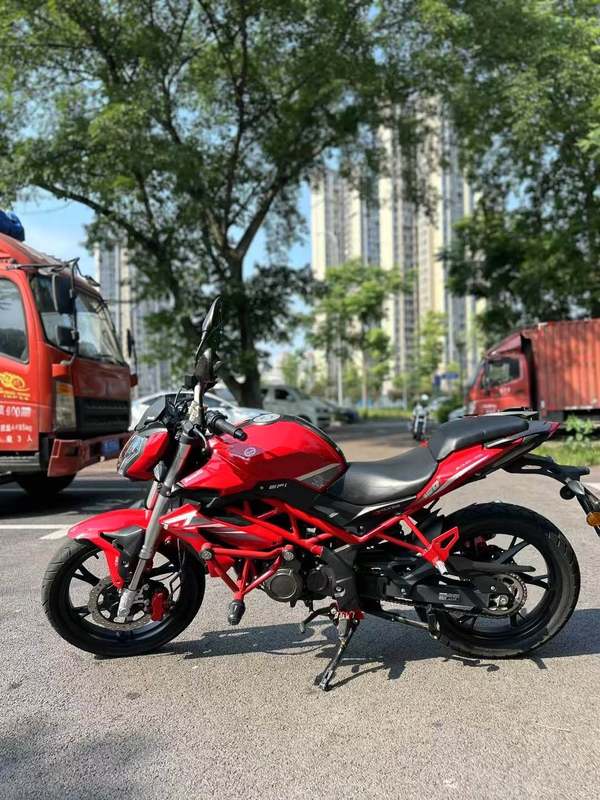 二手贝纳利红宝龙 TNT150i