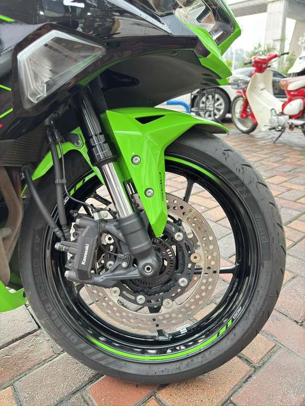 二手川崎ZX-4R