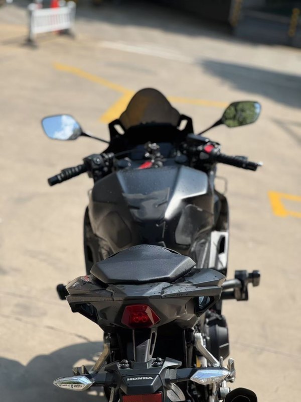二手本田CBR400R