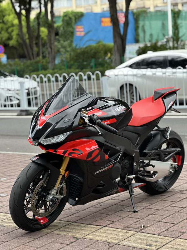 二手阿普利亚RSV4