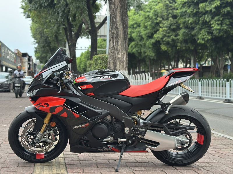 二手阿普利亚RSV4