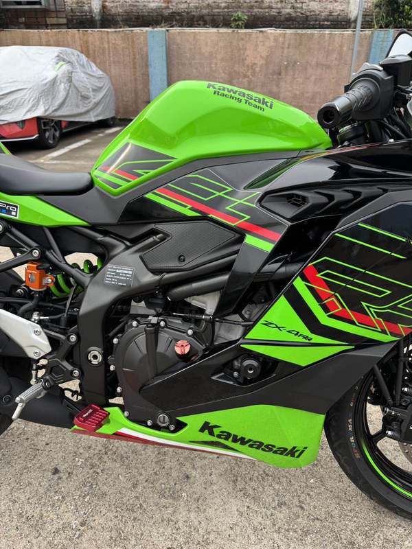 二手川崎ZX-4R