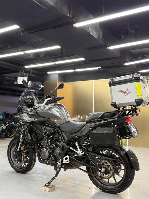 二手贝纳利金鹏 TRK502