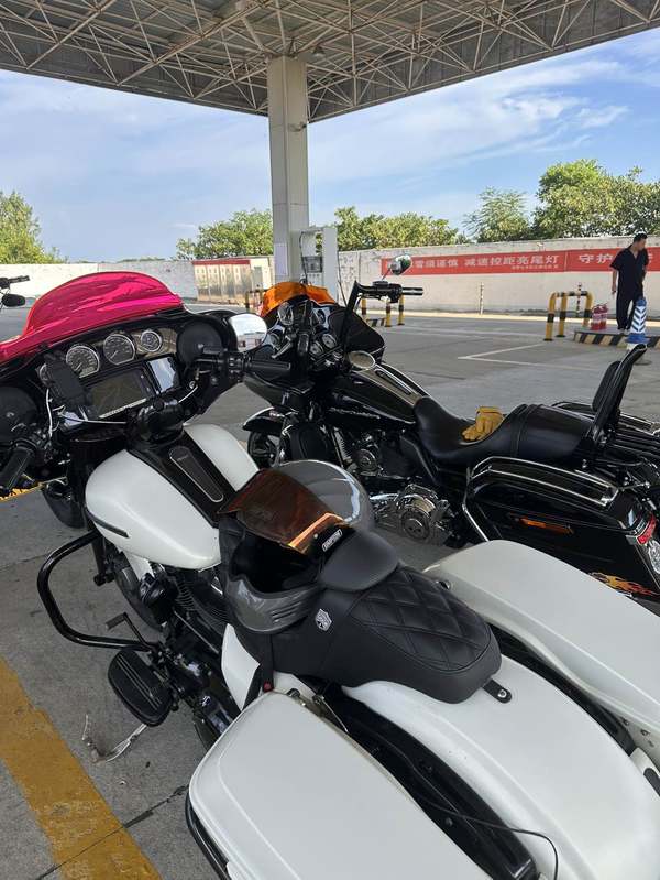 二手哈雷戴维森大道滑翔 Street Glide