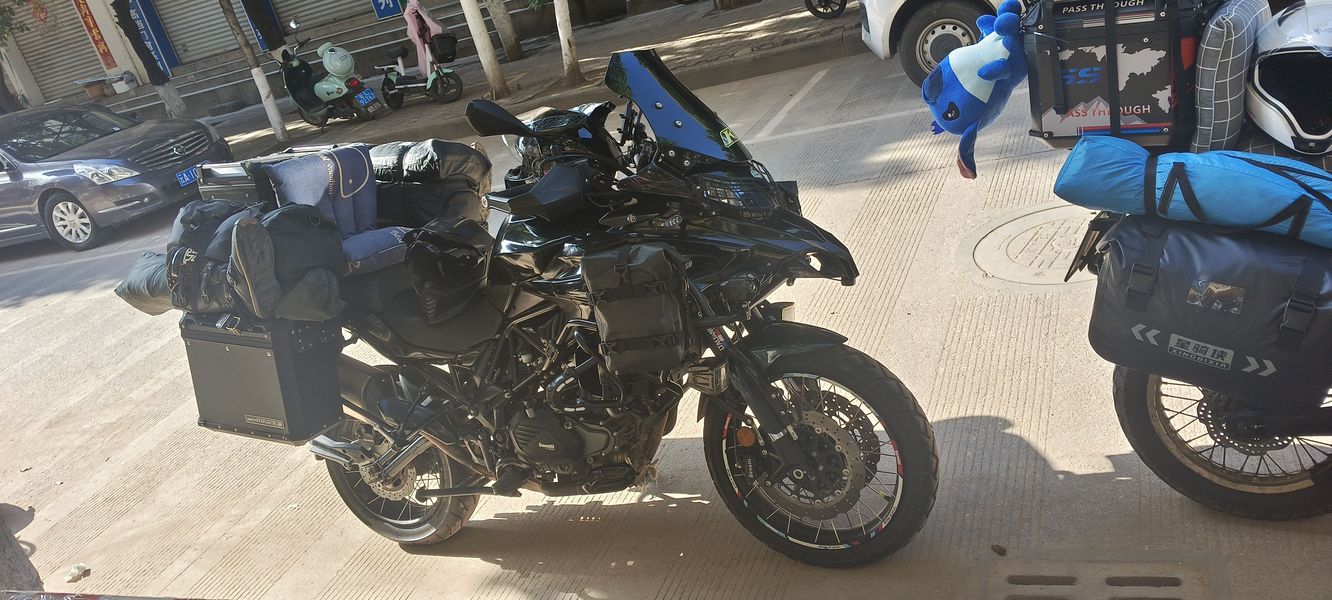二手贝纳利金鹏 TRK502