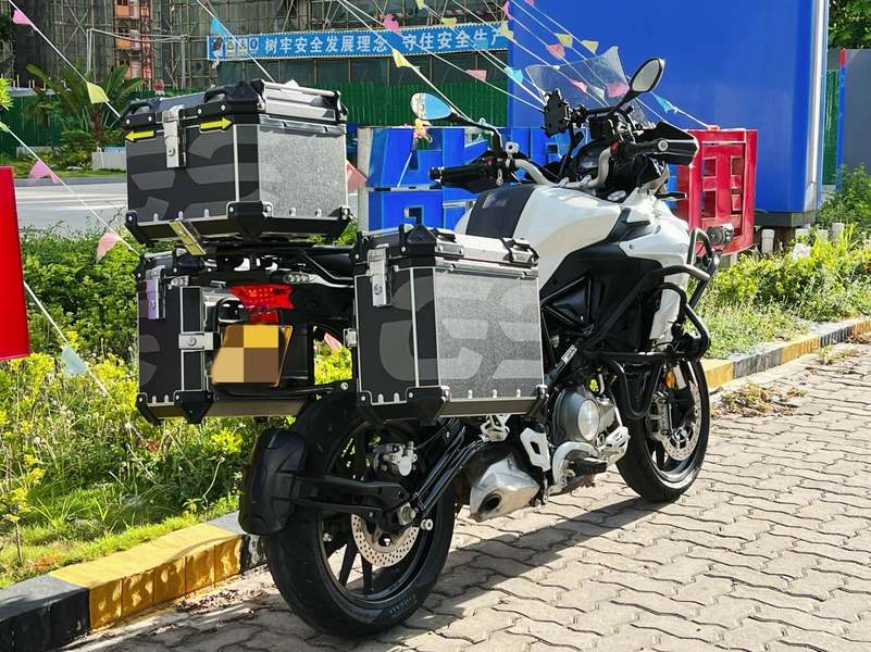 二手贝纳利金鹏 TRK502