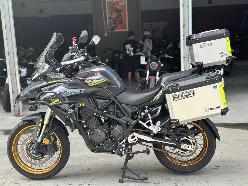 二手贝纳利金鹏 TRK502