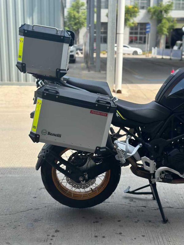 二手贝纳利金鹏 TRK502