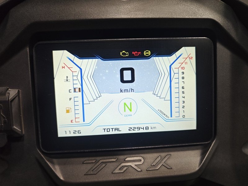 二手贝纳利金鹏 TRK502