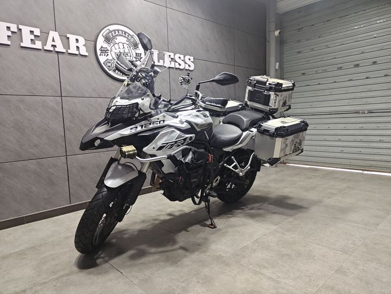 二手贝纳利金鹏 TRK502