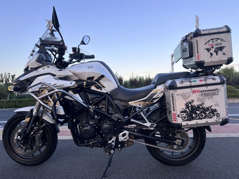 二手贝纳利金鹏 TRK502