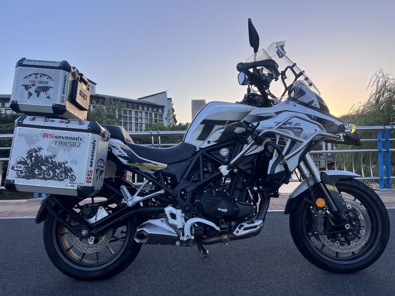 二手贝纳利金鹏 TRK502