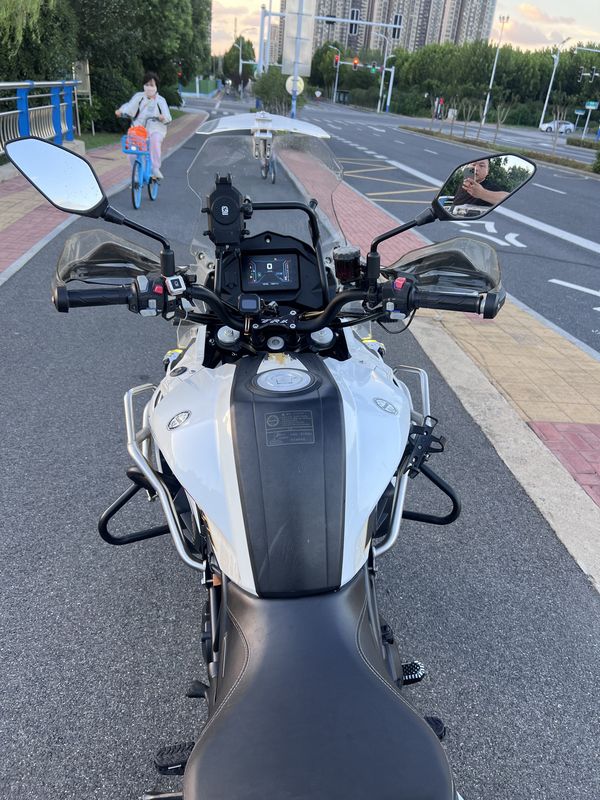 二手贝纳利金鹏 TRK502