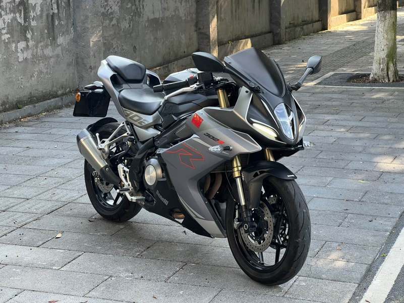 二手贝纳利龙卷风 Tornado 302R