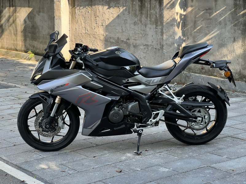 二手贝纳利龙卷风 Tornado 302R