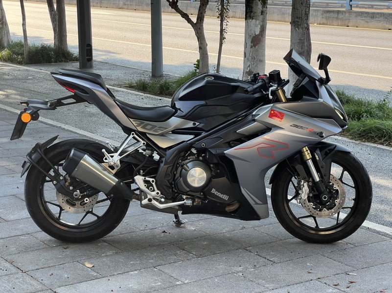 二手贝纳利龙卷风 Tornado 302R