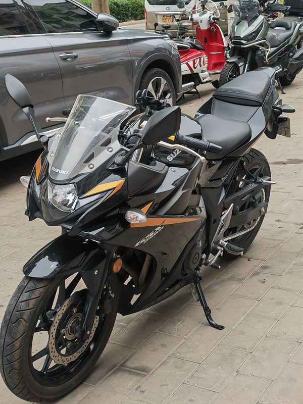 二手豪爵铃木GSX250R