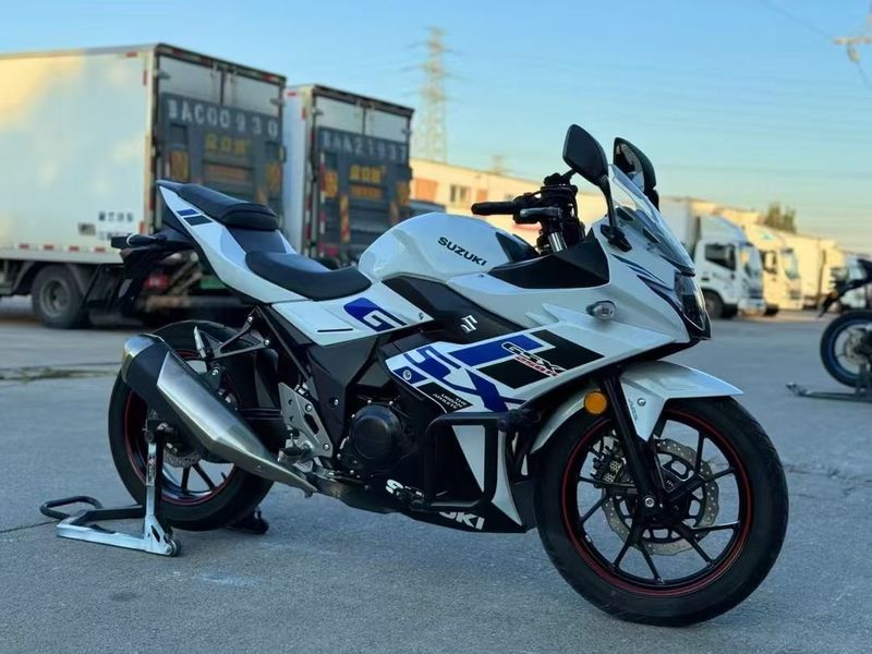 二手豪爵铃木GSX250R