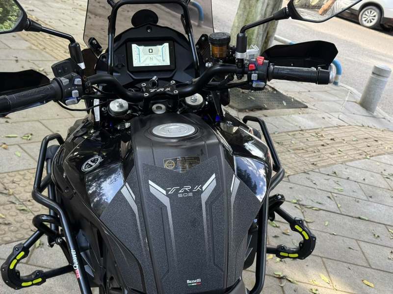 二手贝纳利金鹏 TRK502